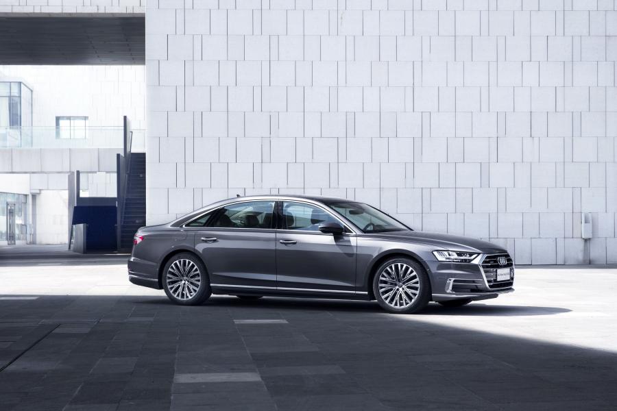  Audi A8 L 55 TFSI Quattro (D5) 2017 года  (CN) (фото 5 из 13)